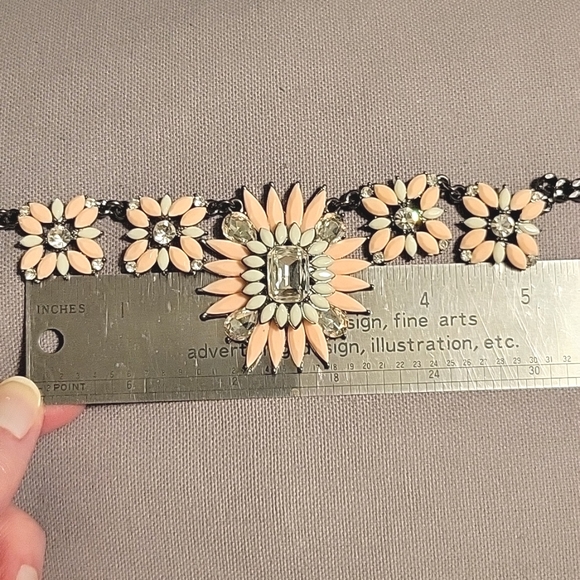 Amitra Singh pink  floral bib necklace - Picture 5 of 6